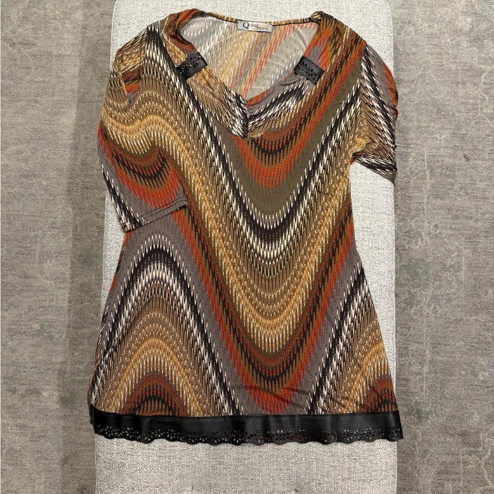 Chic Multicolor Chevron Women's Top